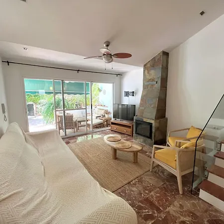 Holiday home Privado Urbanizacion Con Piscina Y Parking Alicante